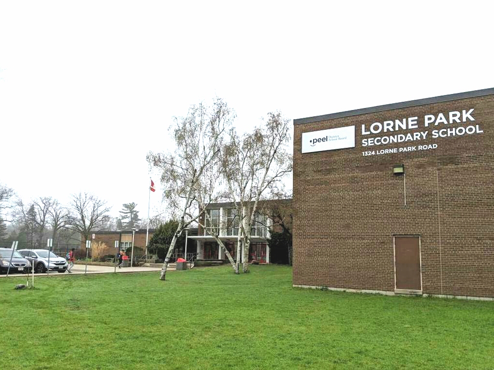 Lorne_Park_Secondary_School.jpg